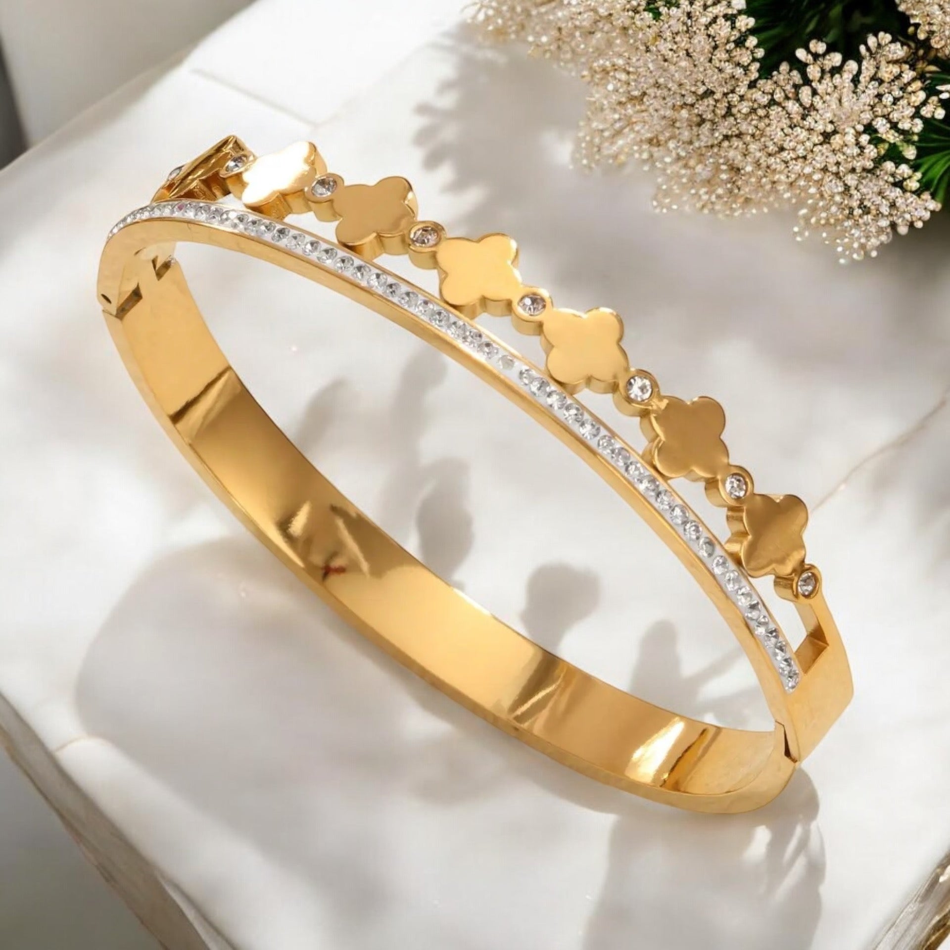 Gold Crown Handcuff/ Bangle AJ08182312