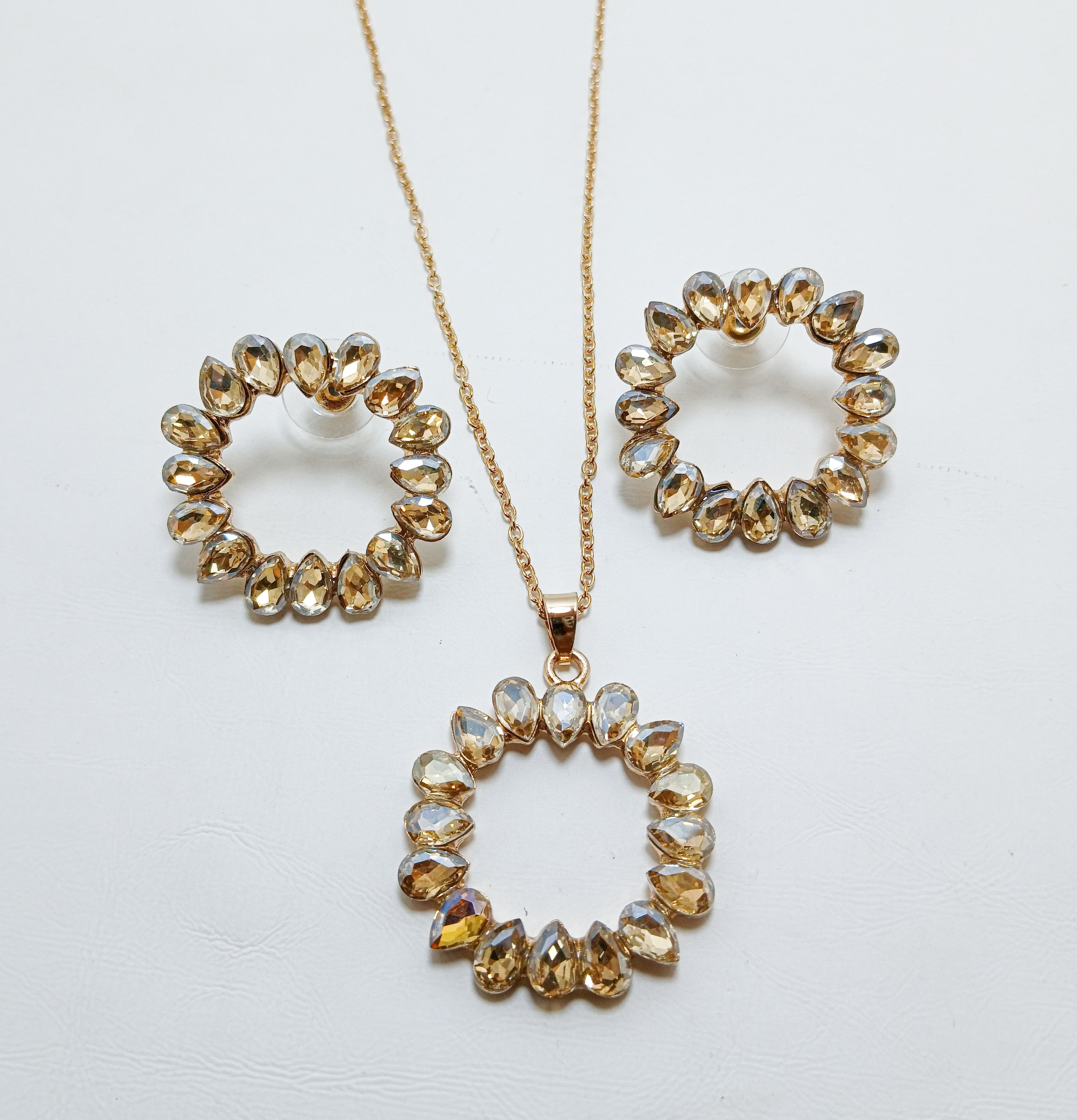 Premium Circle Zircon Pendant & Earrings AJ082610032