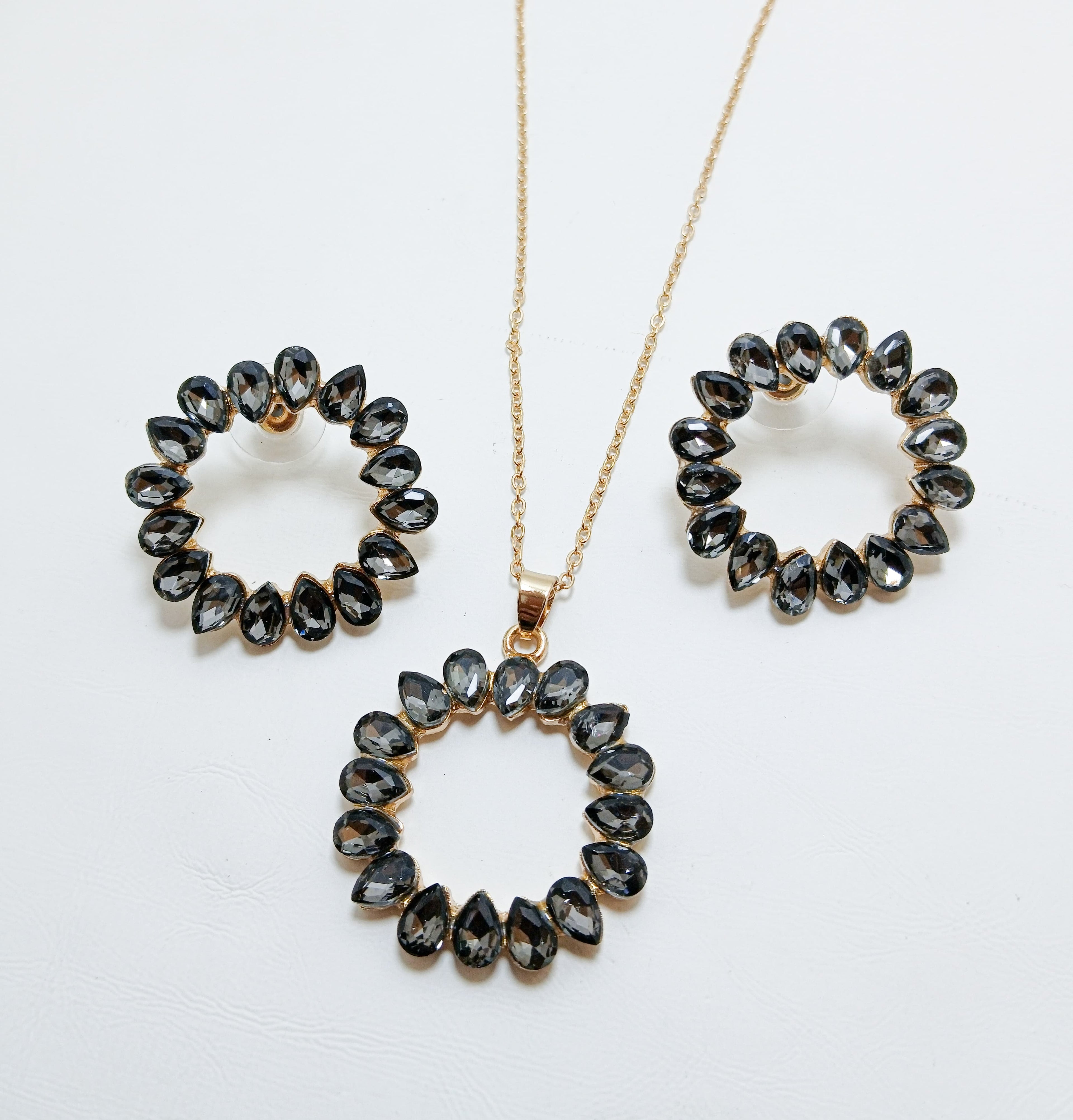 Premium Circle Zircon Pendant & Earrings AJ082610032