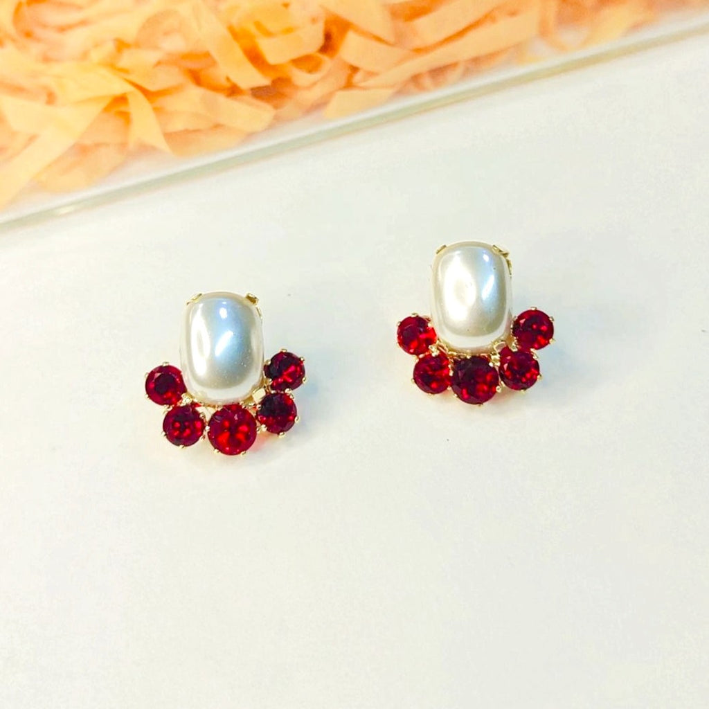 Korean Pearl Dynasty Stud Earrings NM5324