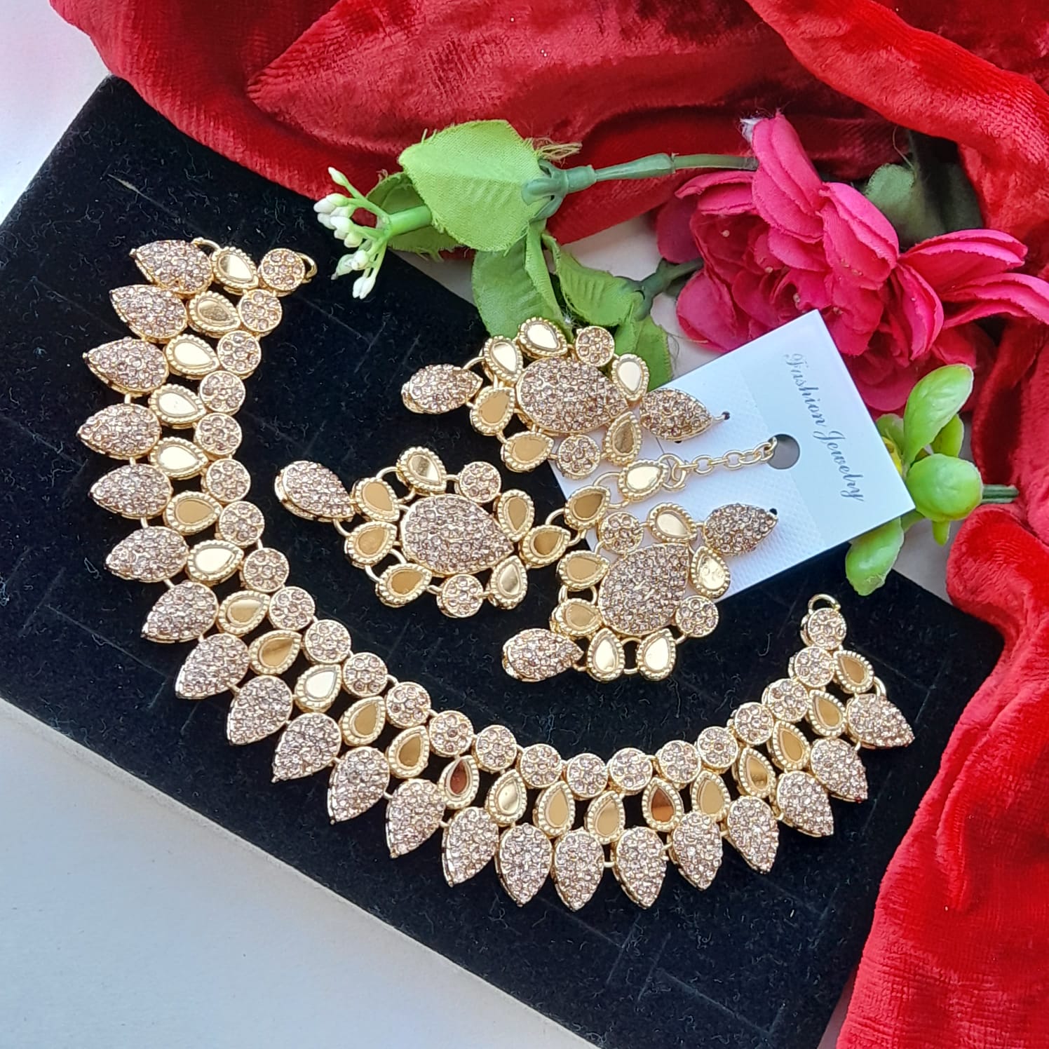 Light Kundan Jewelry Set CH08170842