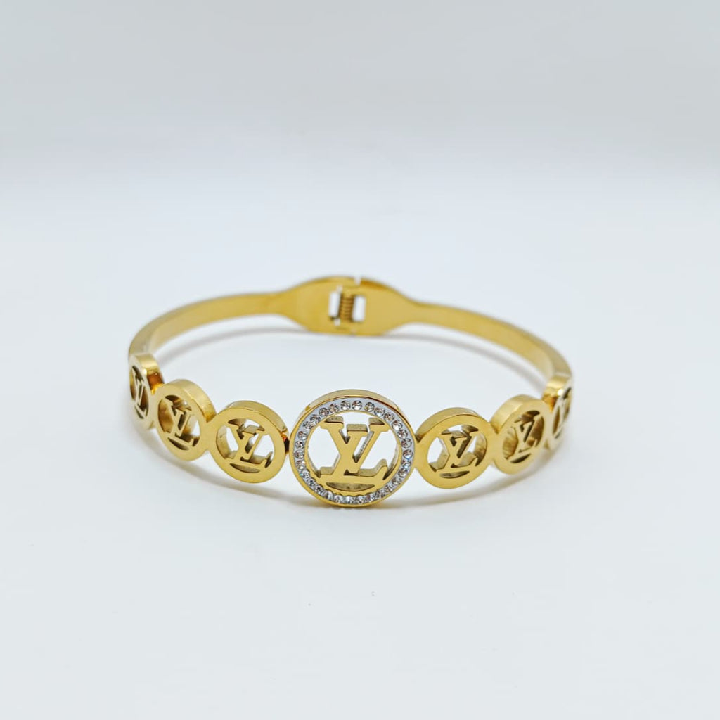 LV, Tory & Gucci Handcuff AJ08182315