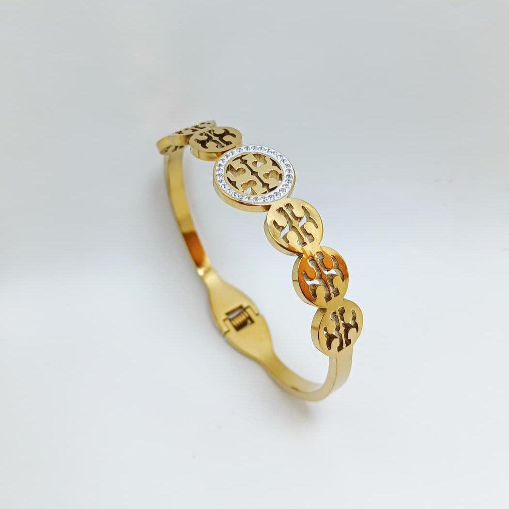 LV, Tory & Gucci Handcuff AJ08182315