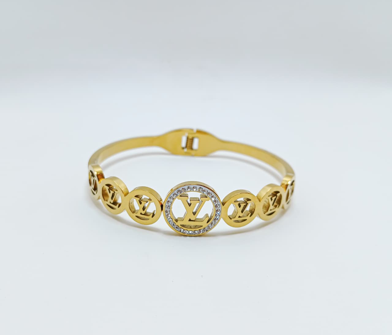 LV, Tory & Gucci Handcuff AJ08182315