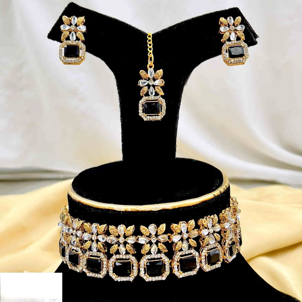 Square Stud Flower Choker Set