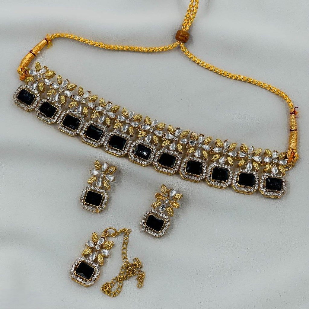 Square Stud Flower Choker Set