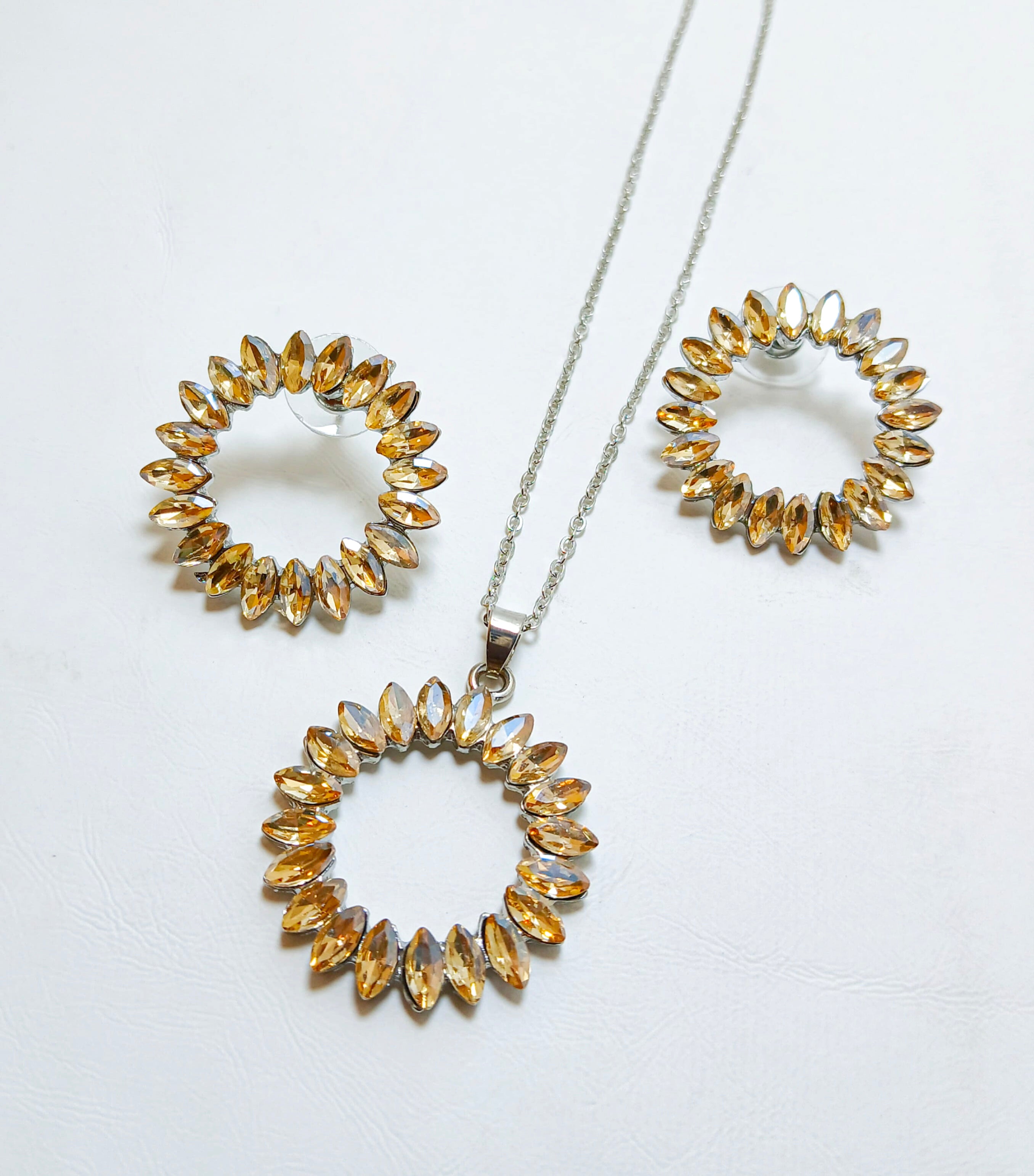 Premium Circle Zircon Pendant & Earrings AJ0825635