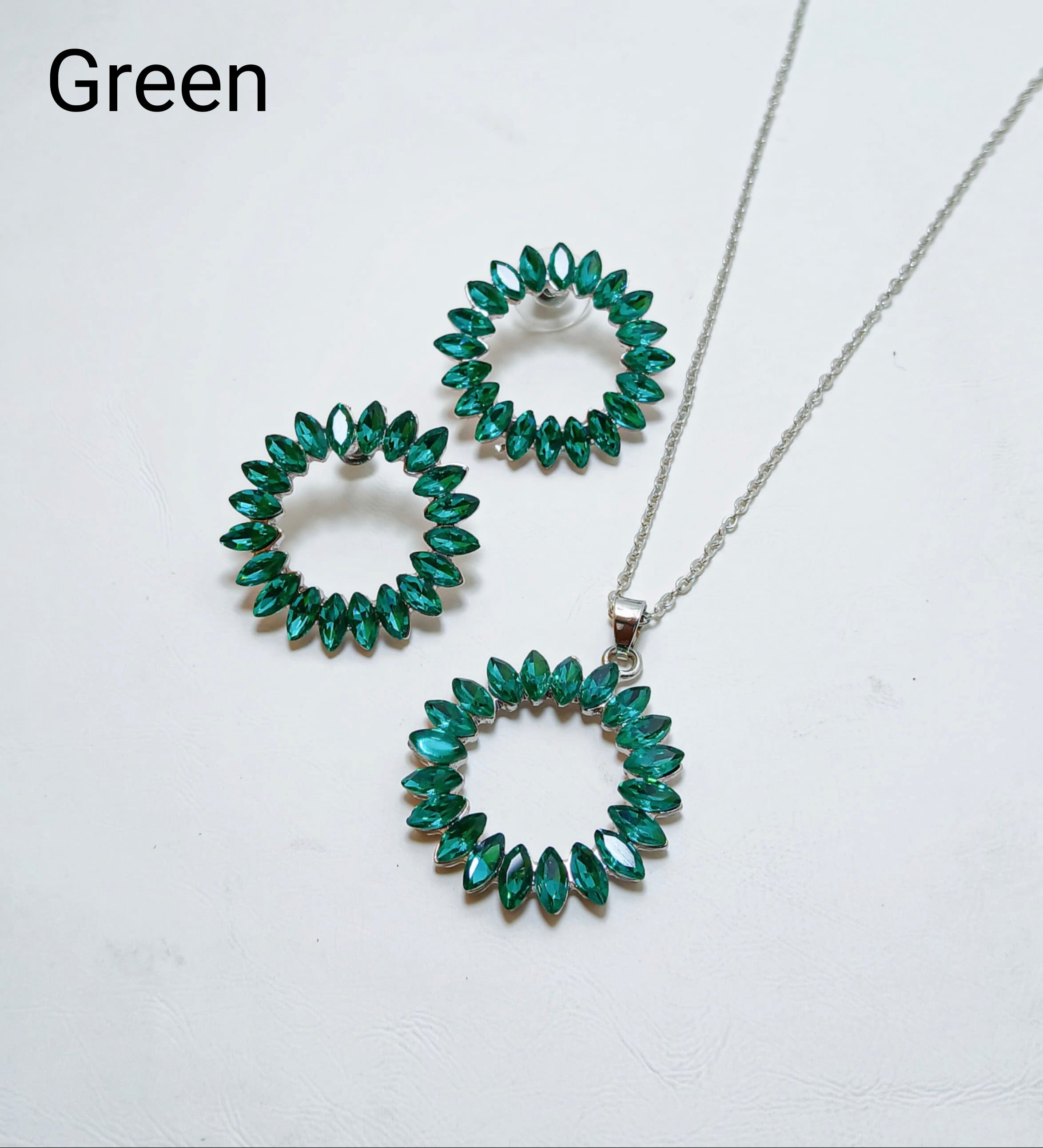 Premium Circle Zircon Pendant & Earrings AJ0825635