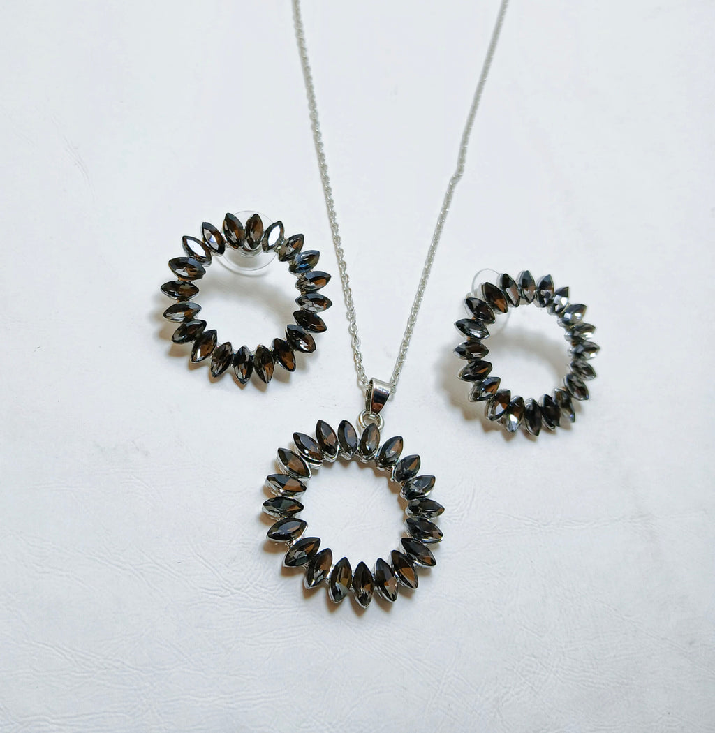 Premium Circle Zircon Pendant & Earrings AJ0825635