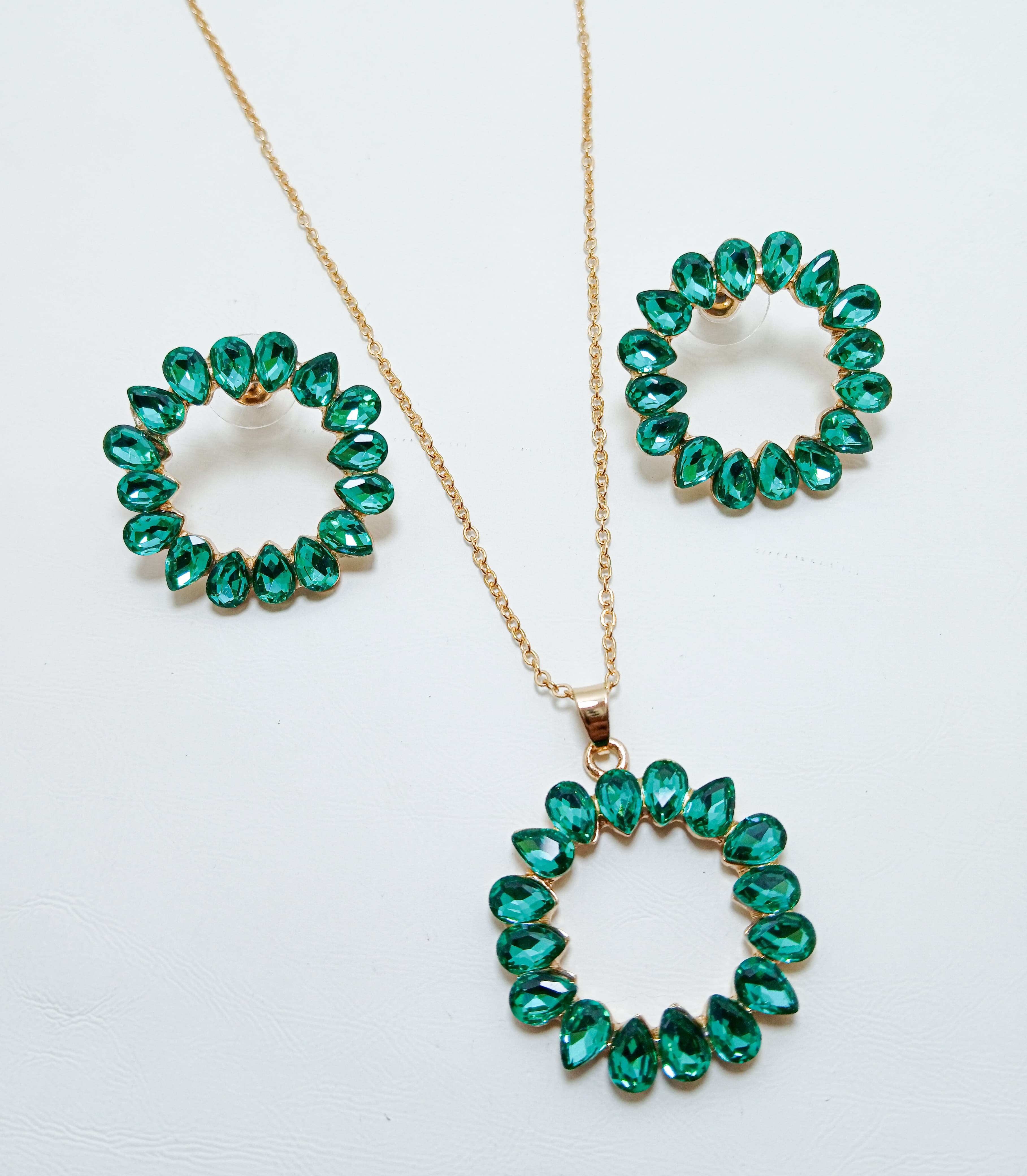 Premium Circle Zircon Pendant & Earrings AJ082610032